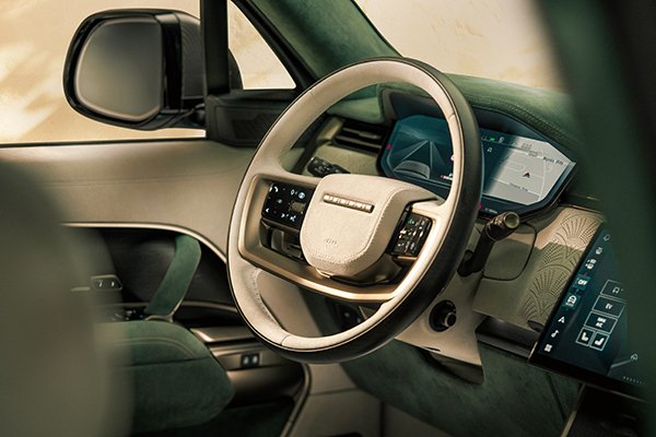 Urban Automotive and Visionnaire Unveil a Custom Range Rover Masterpiece